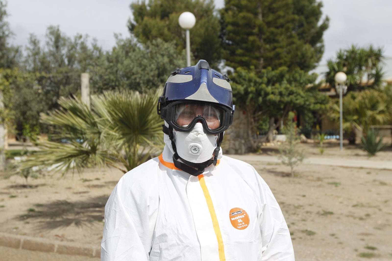 Fotogalería actuación INFOCA y UME por el coronavirus en Almería. Covid-19