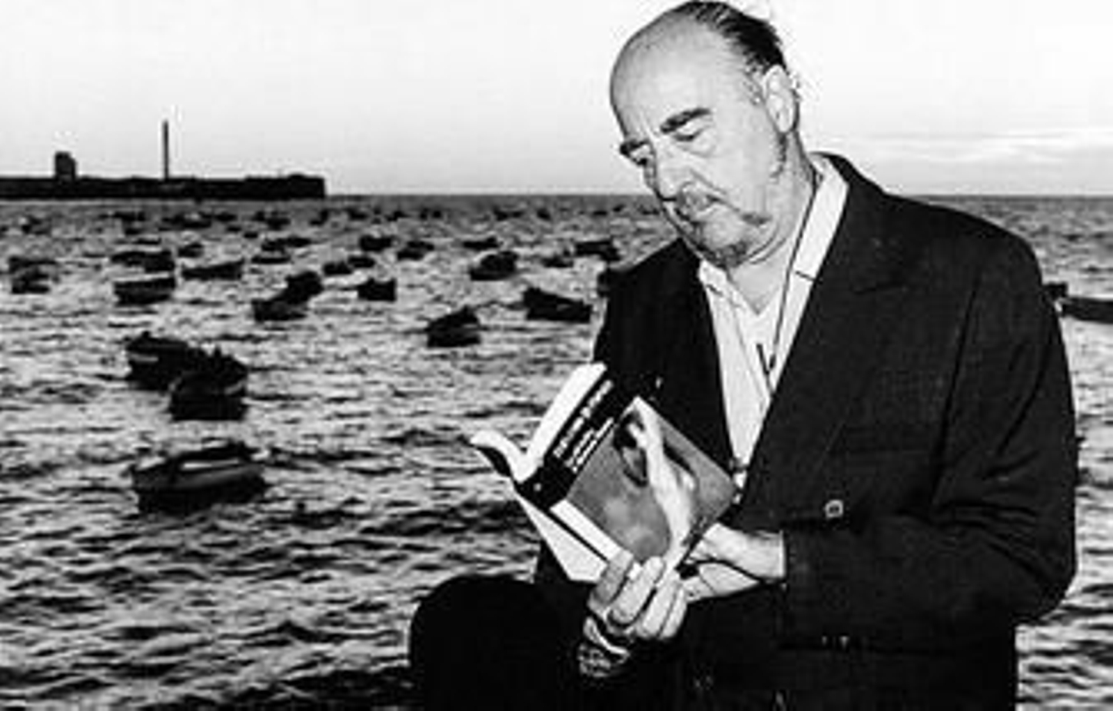 Fernando Quiñones, fotografiado en la playa de la Caleta a principios de los años 90.