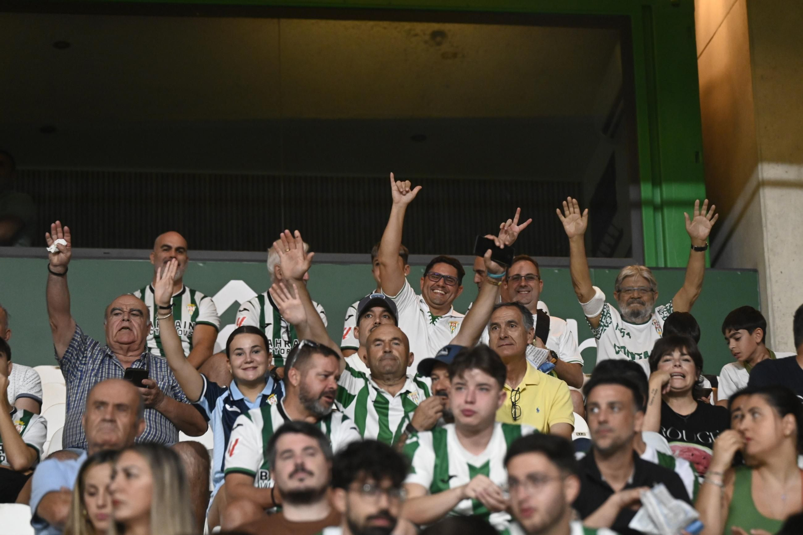 Las mejores fotos del ambiente en El Arcángel para el Córdoba CF - Racing de Santander