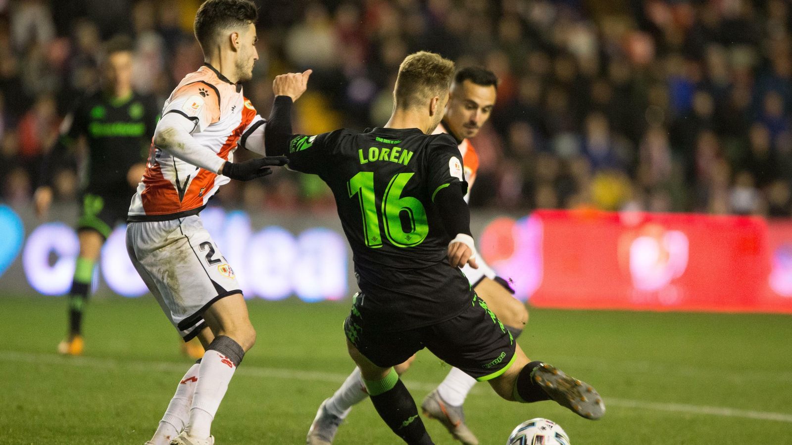 Loren remata para lograr el 1-2.