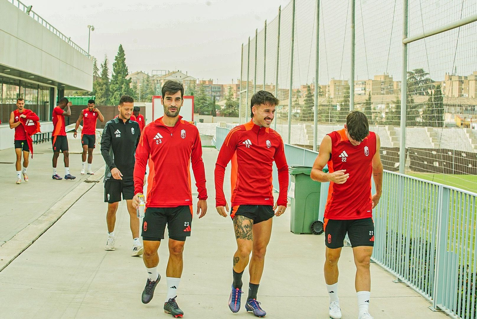 El primer entrenamiento de Fran Escribá en imágenes