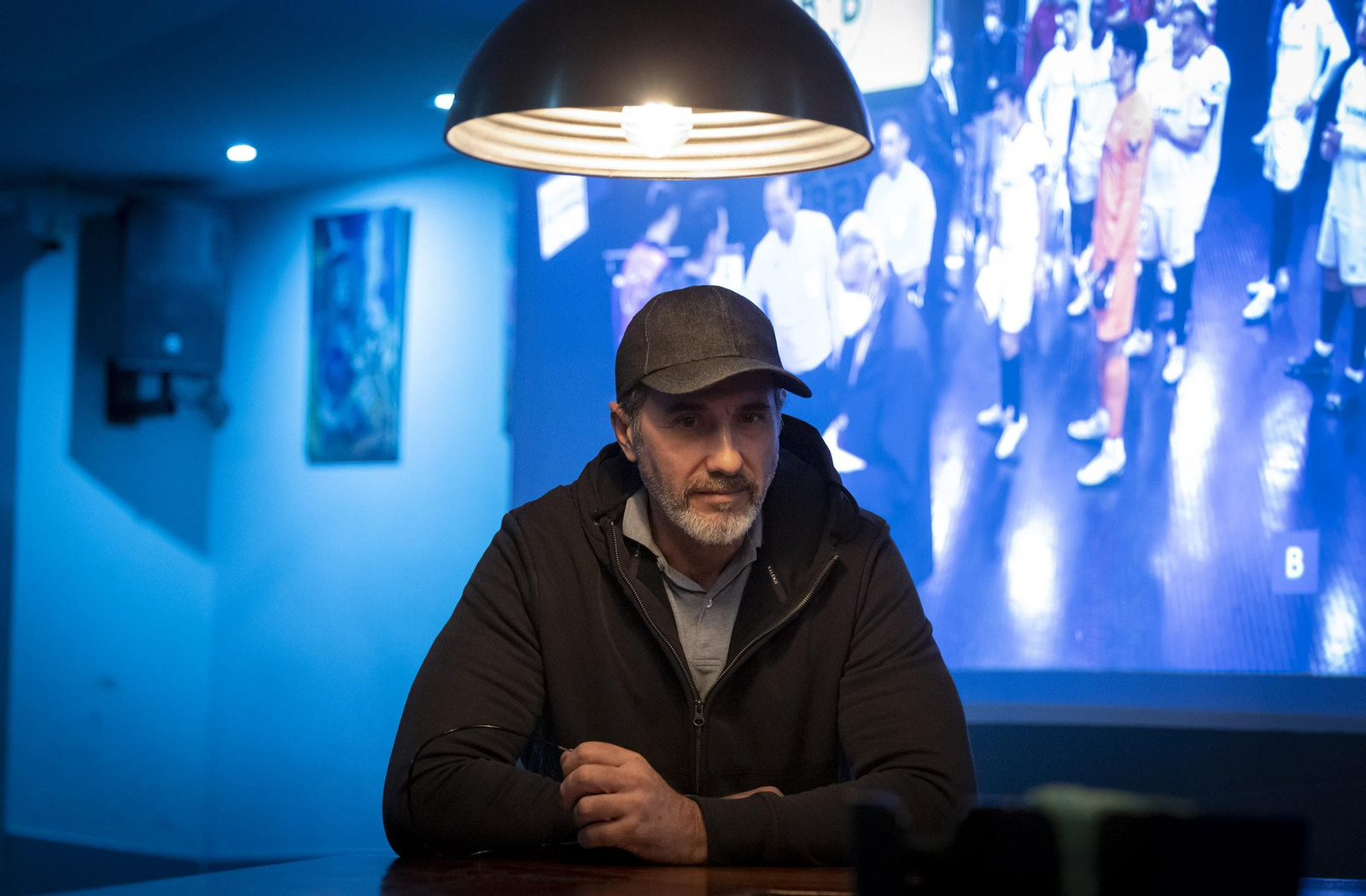 Bienvenido Ataris González, fotografiado en el Café Central.