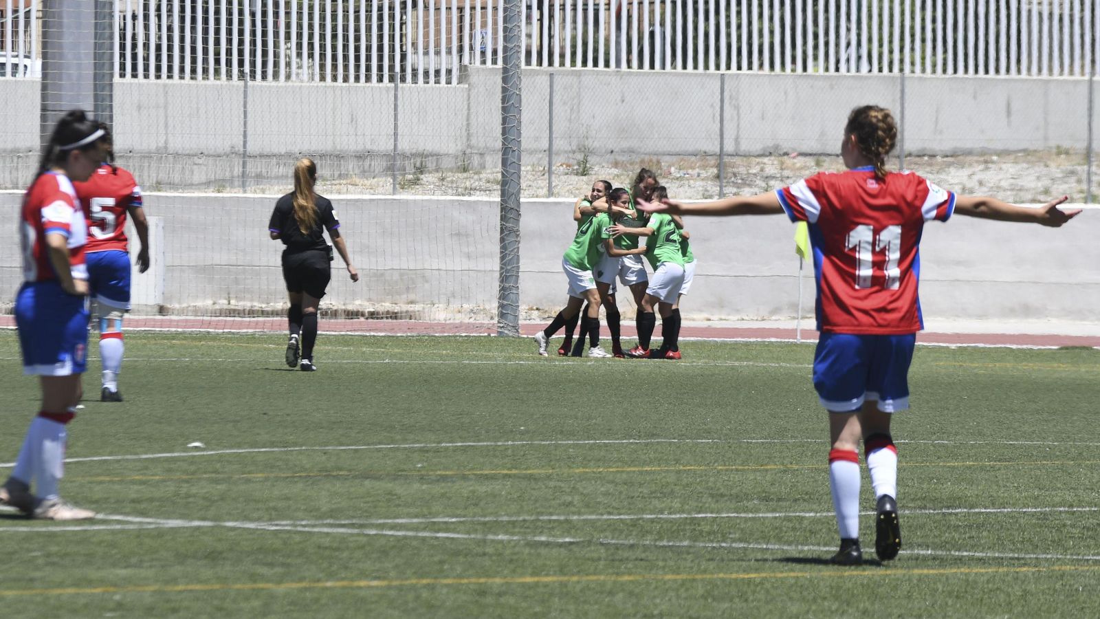 Las almerienses celebran un gol ante el Granada B en la eliminatoria del play off de ascenso a Primera Nacional que les enfrentó en 2019.