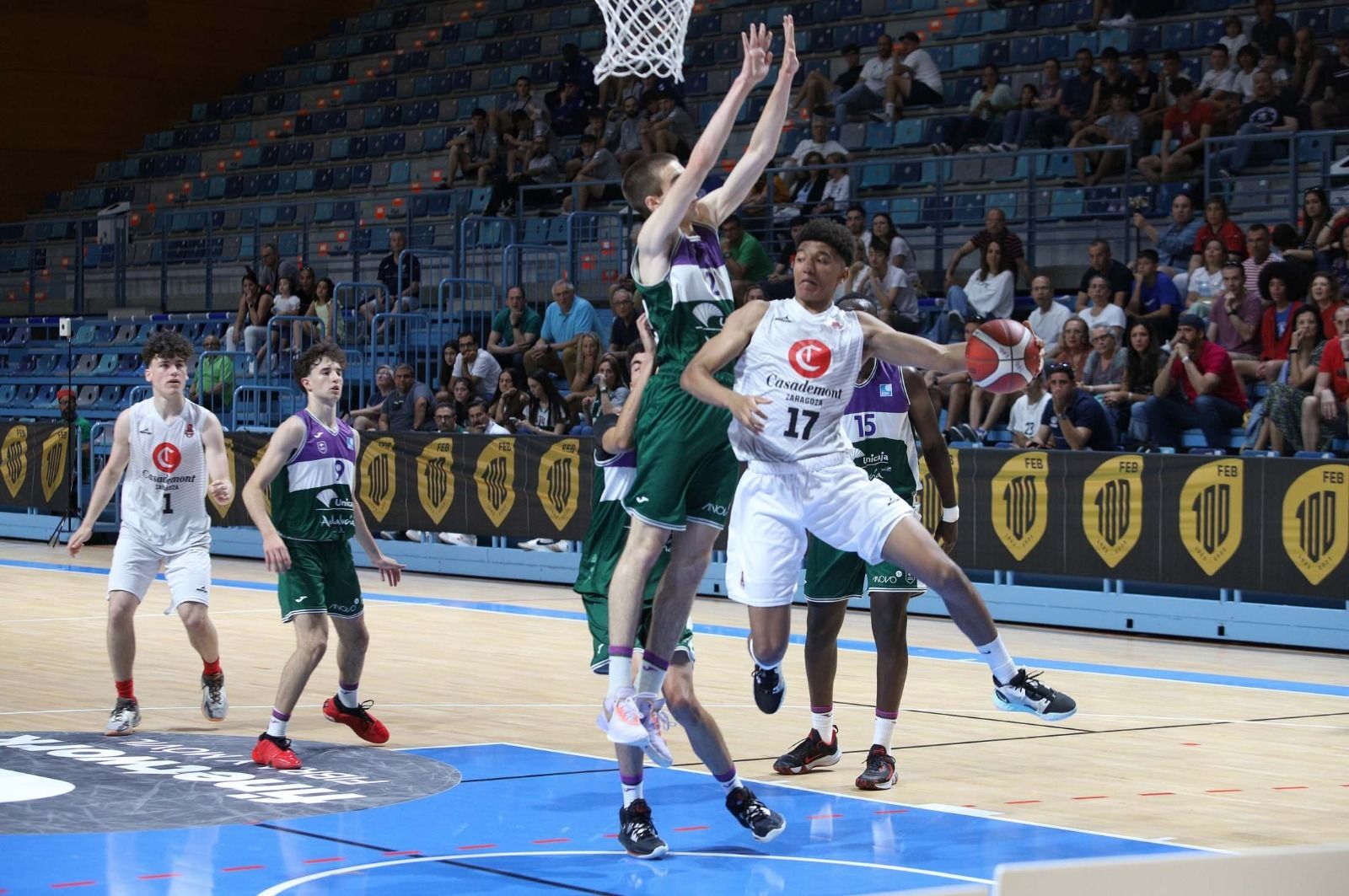 Imágenes del Campeonato de España Junior de baloncesto en Huelva