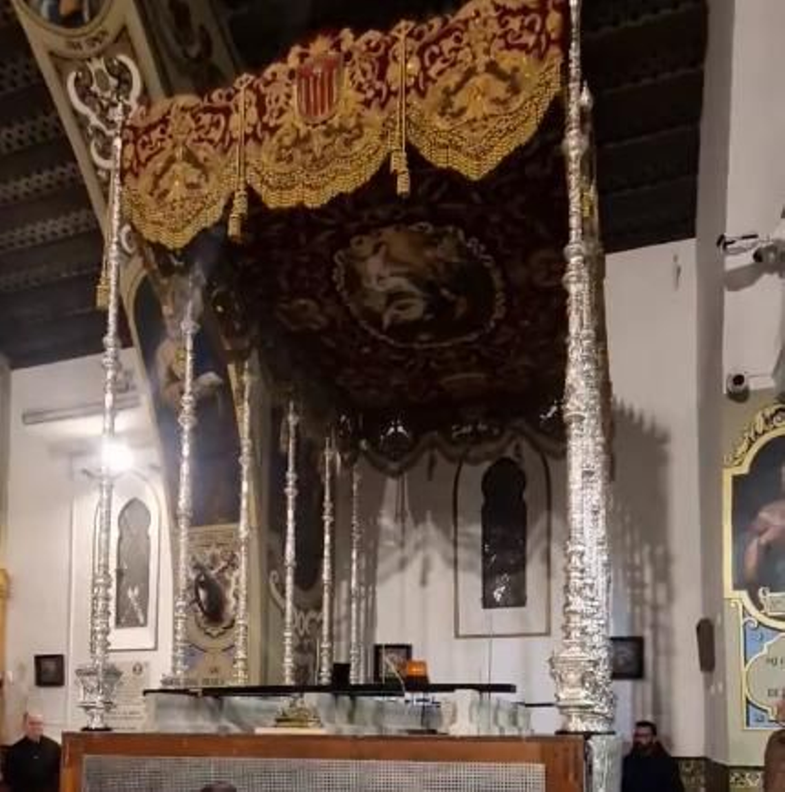 El palio de las Mercedes durante el ensayo