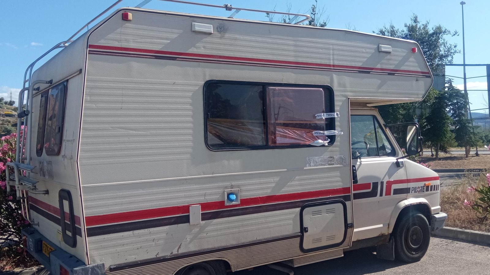 Caravana en la que se encontró el cadáver.