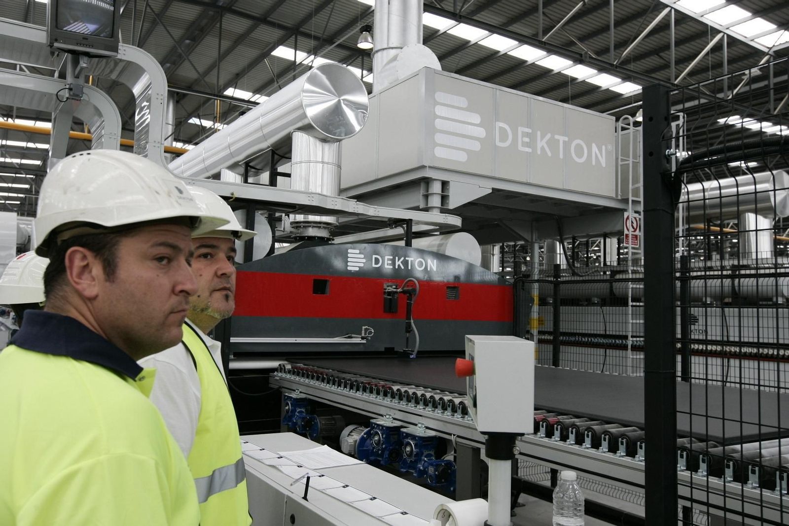 Planta de fabricación de Dekton en el parque industrial de Cantoria.