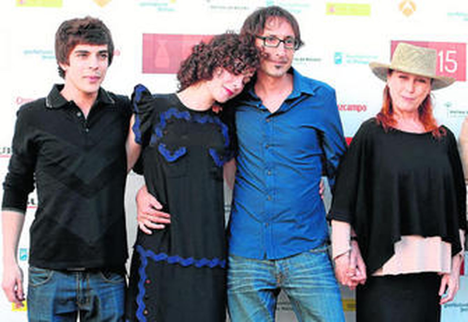 Adrián Lamana, Nadia de Santiago, Paco R. Baños y Verónica Forqué, ayer, en el Festival de Málaga.