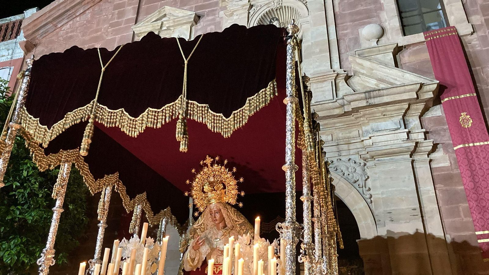 Martes Santo en Montoro: Una multitud arropa a la Hermandad de la Humildad, en imágenes
