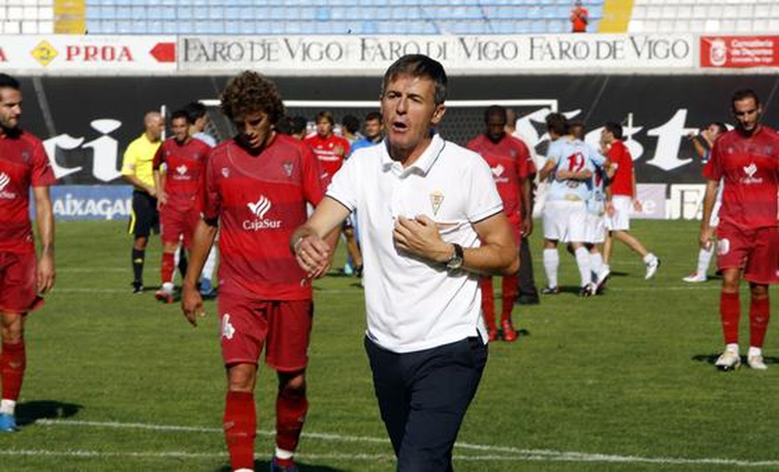 El Córdoba pierde ante el Celta de Vigo en Balaídos. / Marta G. Brea