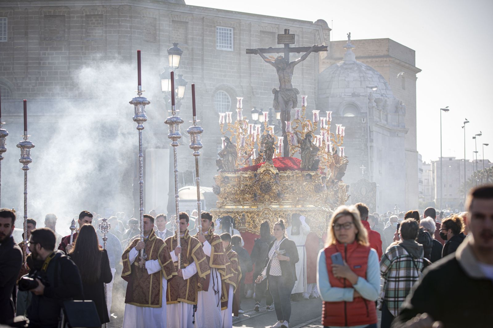 Imágenes del regreso de La Palma a su templo en la Semana Santa de Cádiz 2022