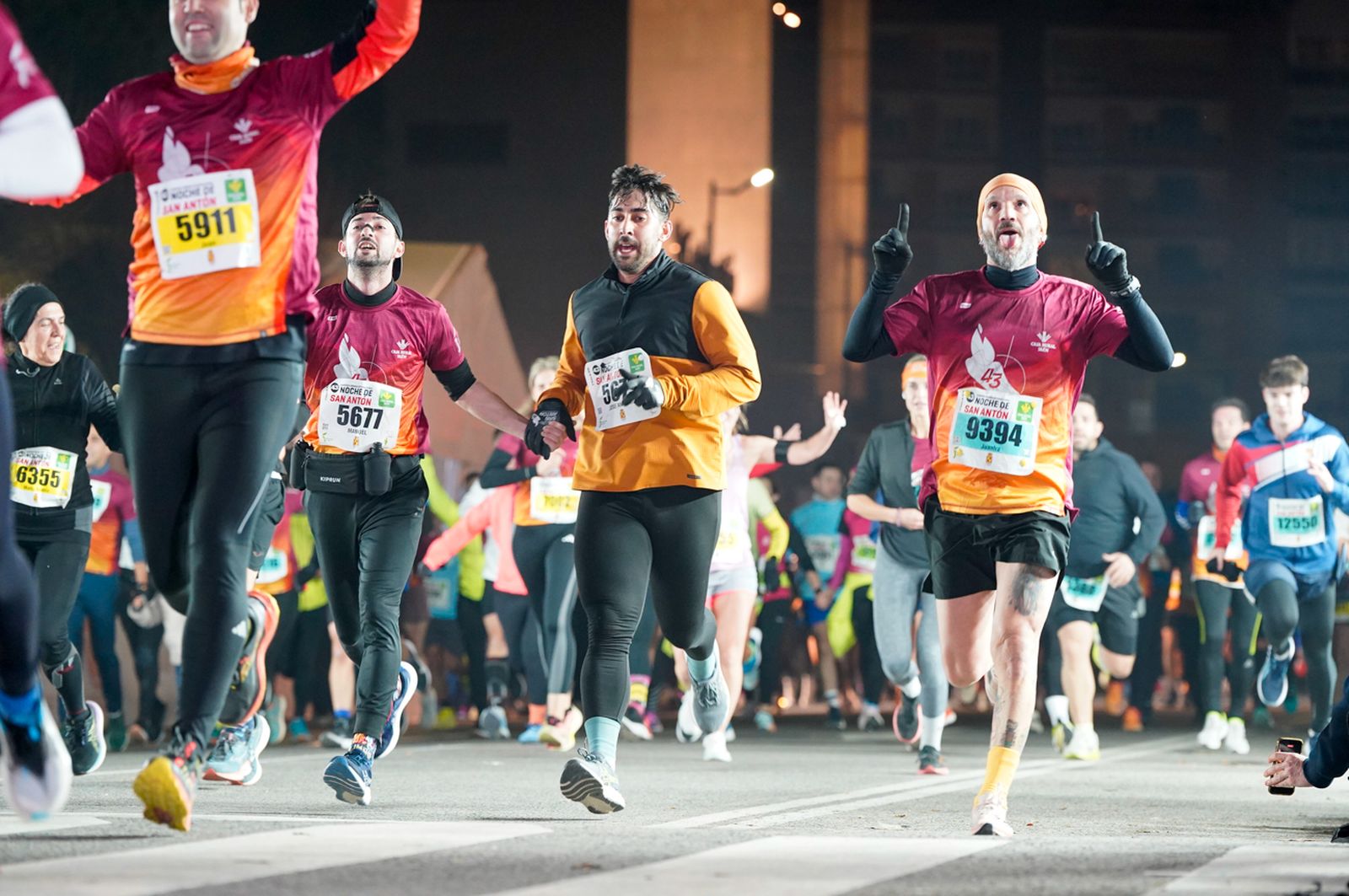 En imágenes: búscate en tu llegada a meta de la Carrera de San Antón 2026 (14)