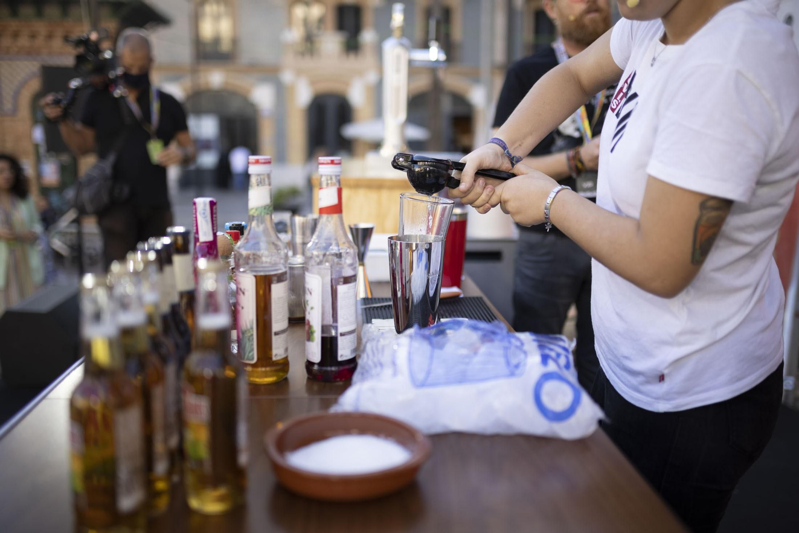 El Bar Berlín muestra su "coctelería cervecera" en la Plaza de las Monjas