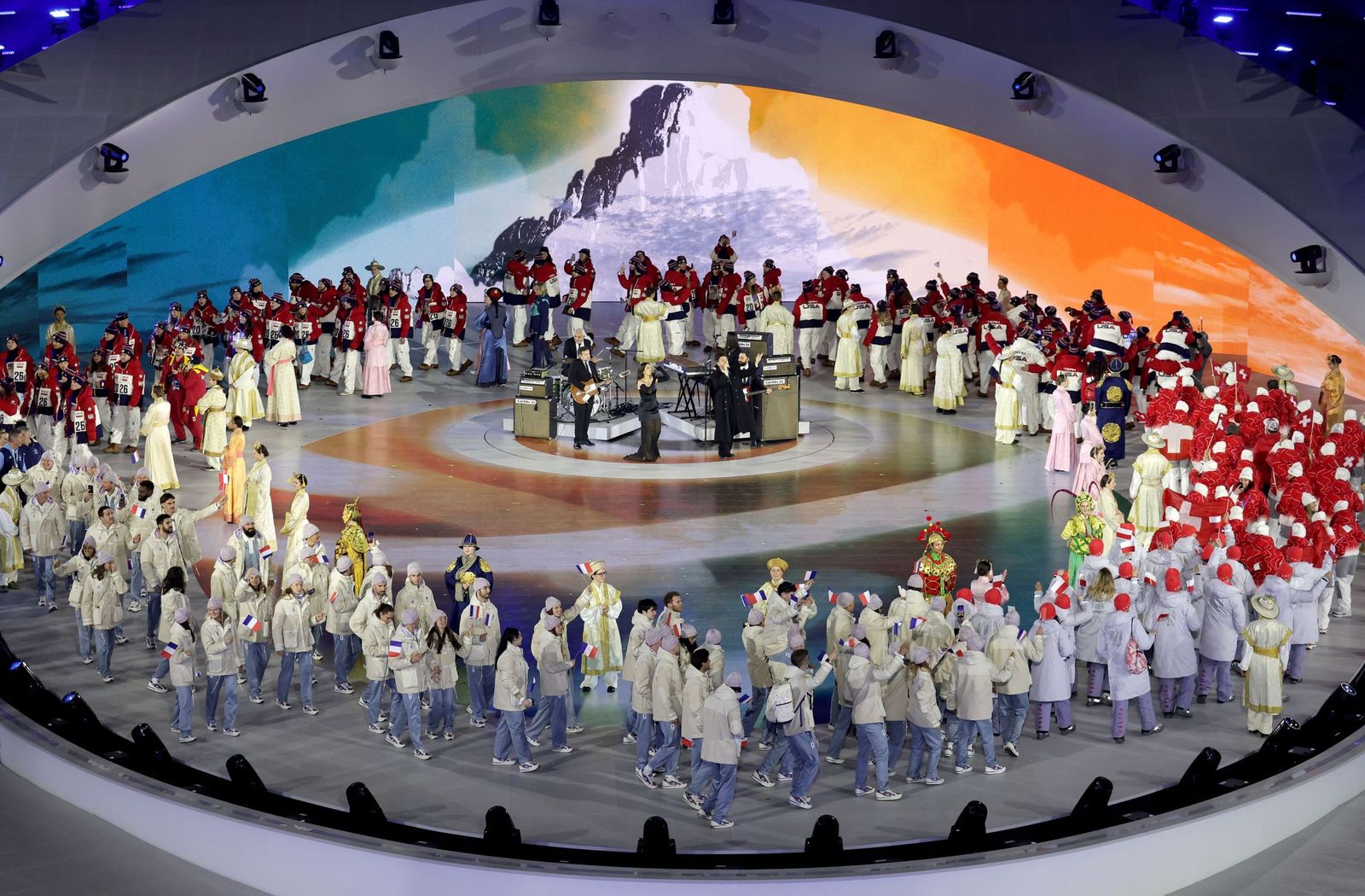 Las mejores fotos de los Juegos Olímpicos de invierno Milán Cortina d'Ampezzo 2026 | Ceremonia de clausura y jornada 17 y última