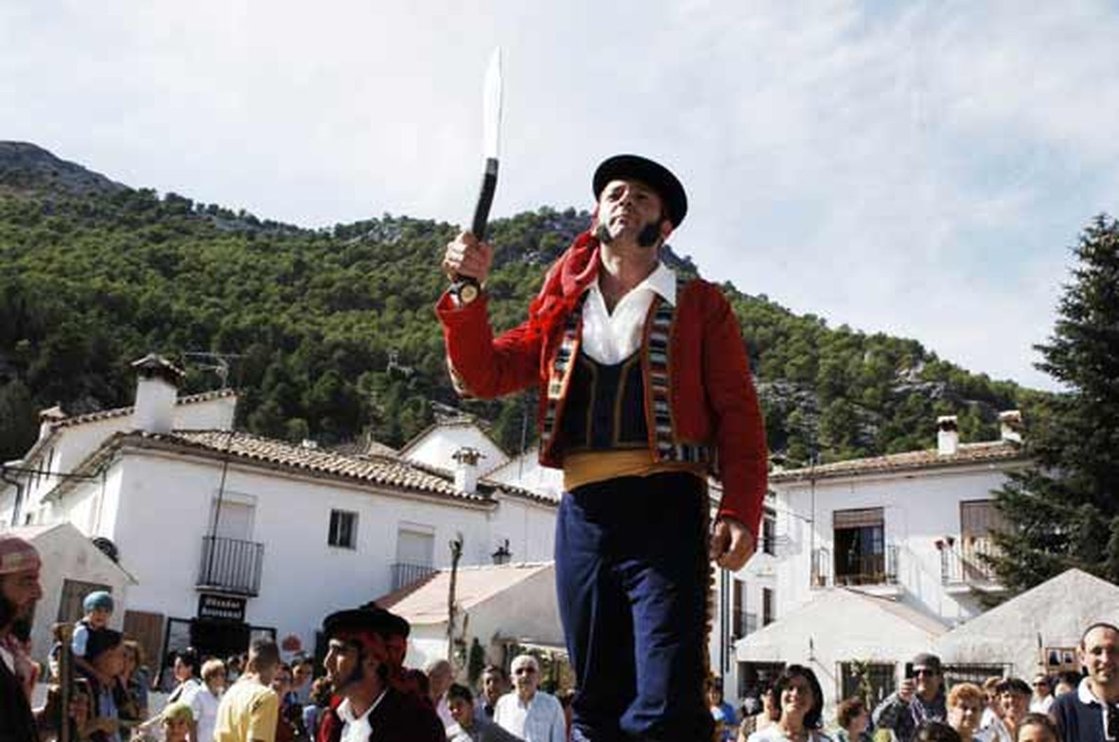 La recreación histórica en torno a la figura del Tempranillo logra abarrotar las calles del municipio serrano

Foto: Ramon Aguilar