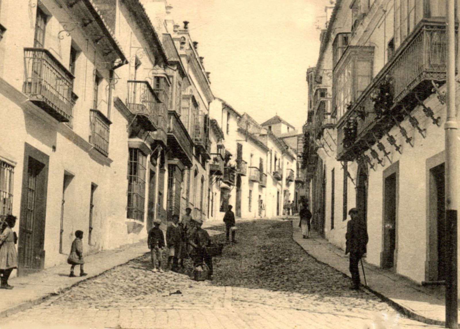 En el número 4 de la calle Larga se encontraba la casa legada a la sirvienta María de Mesa