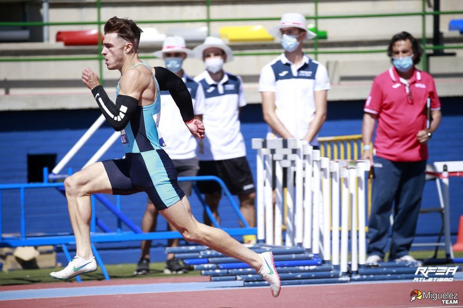 Jesús Gómez participa en una competición de maratón.