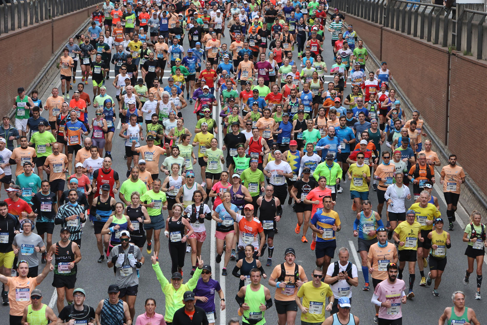 Búscate en la maratón de Sevilla 09