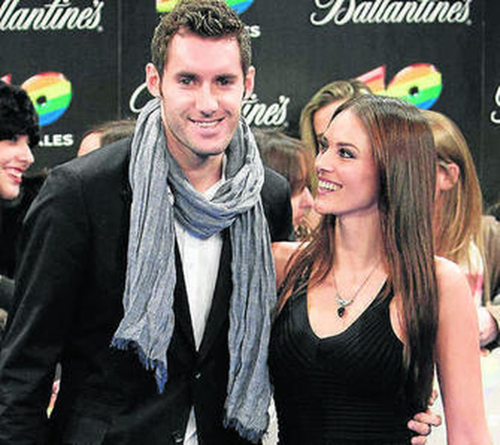 Helen Lindes se muda a Madrid con su novio, Rudy