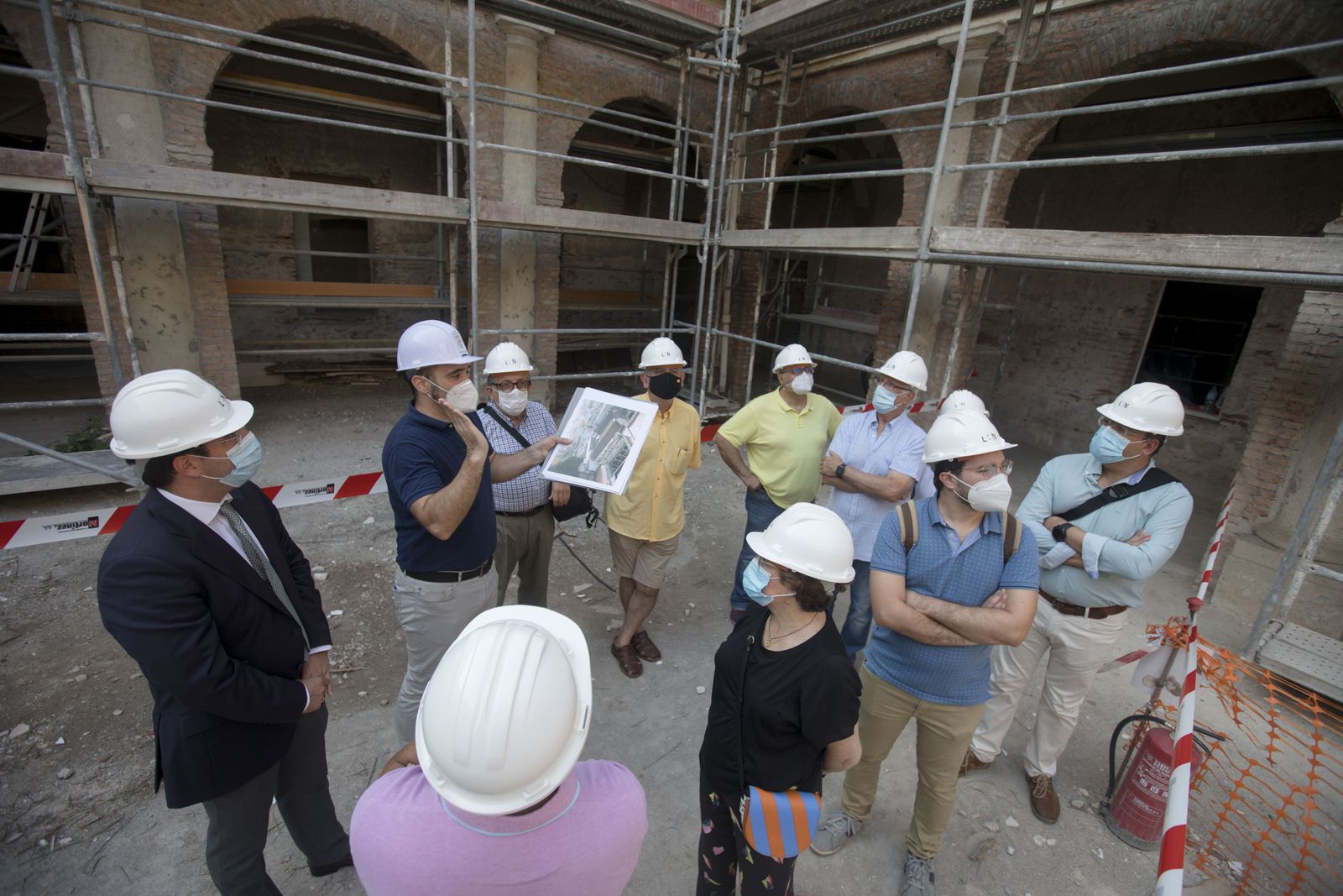 Varias colectivos sociales han podido visitar los trabajos de rehabilitación del Hospital Provincial