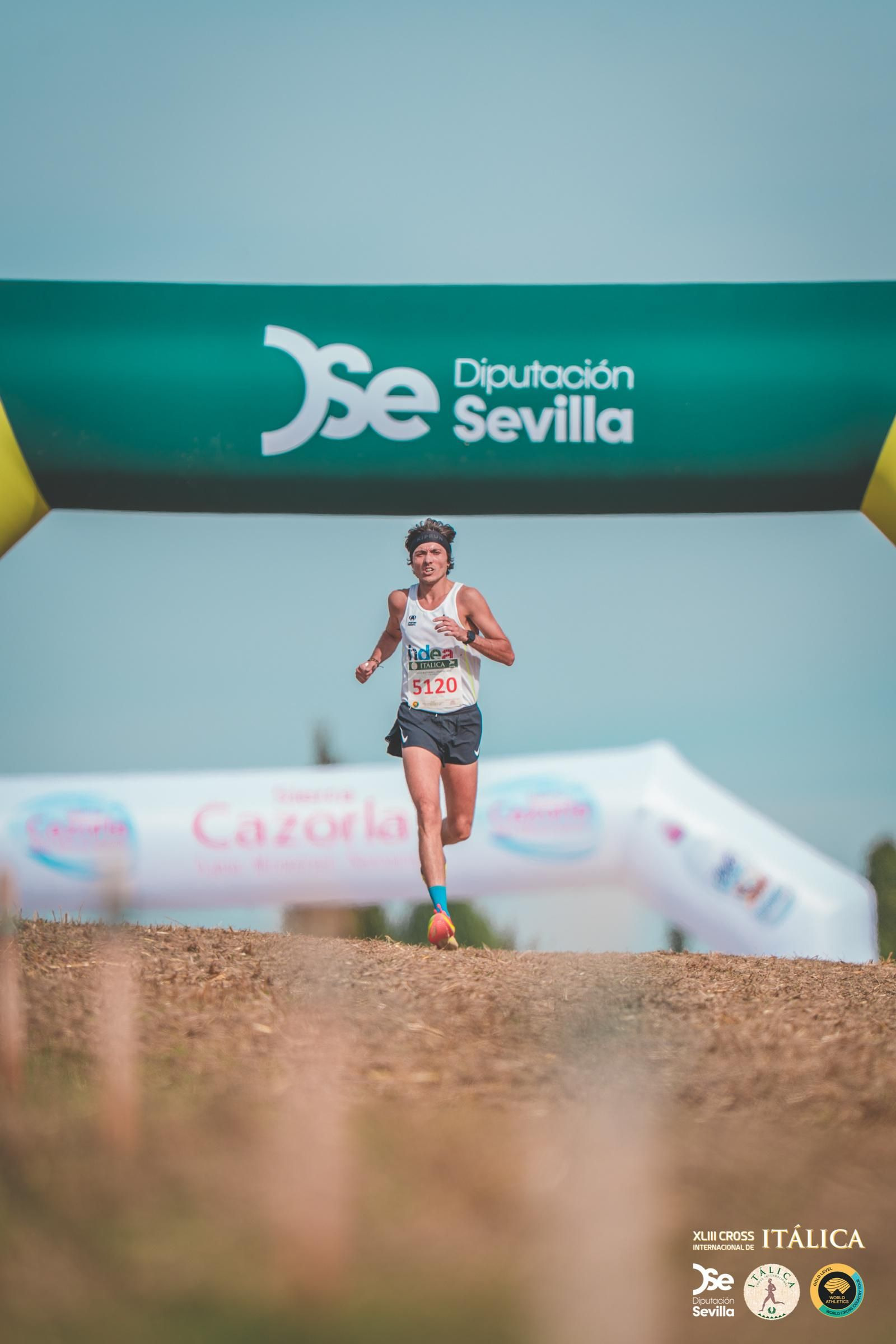 Búscate en las fotos del Cross de Itálica 2025 | 12