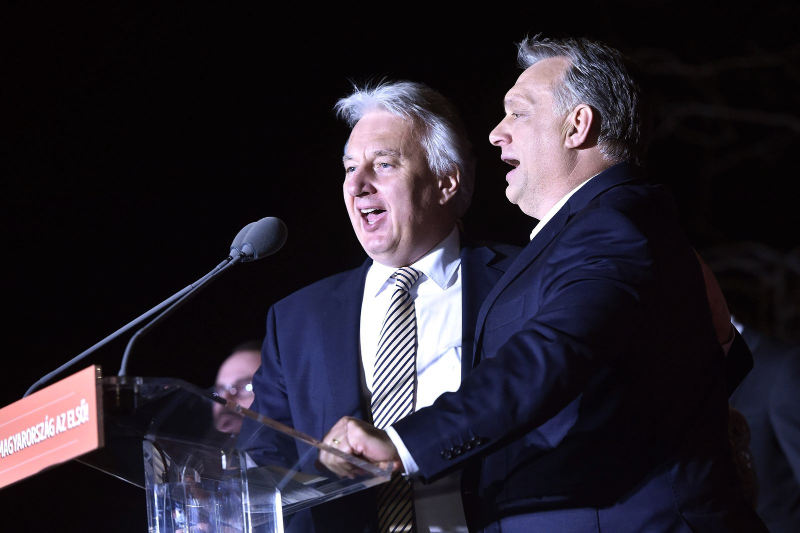 Viktor Orbán, a la derecha, con el líder del Partido Demócrata Zsolt Semjen
