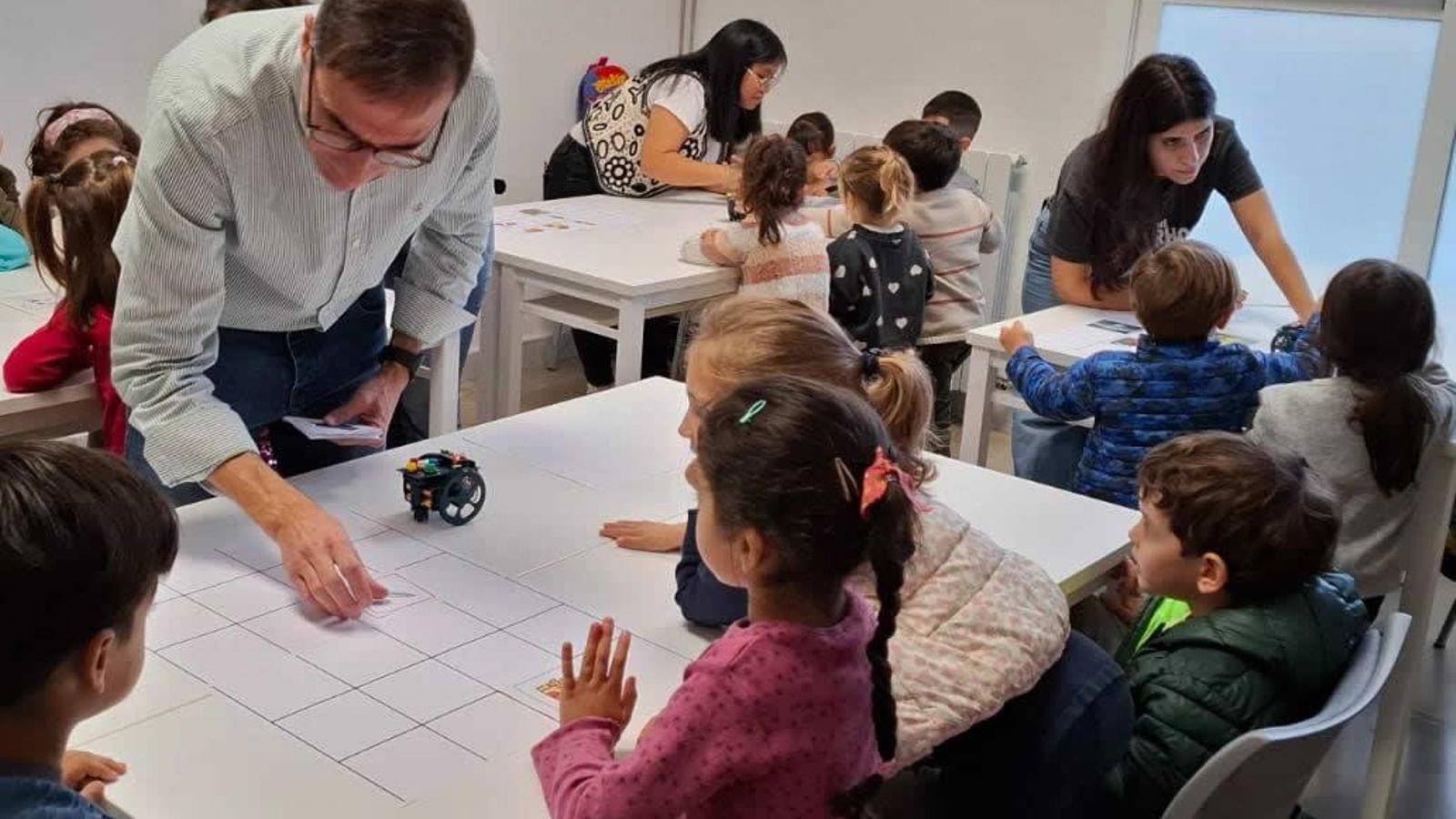 Alumnos de primaria participan en la Semana de la Ciencia de la Universidad de Granada