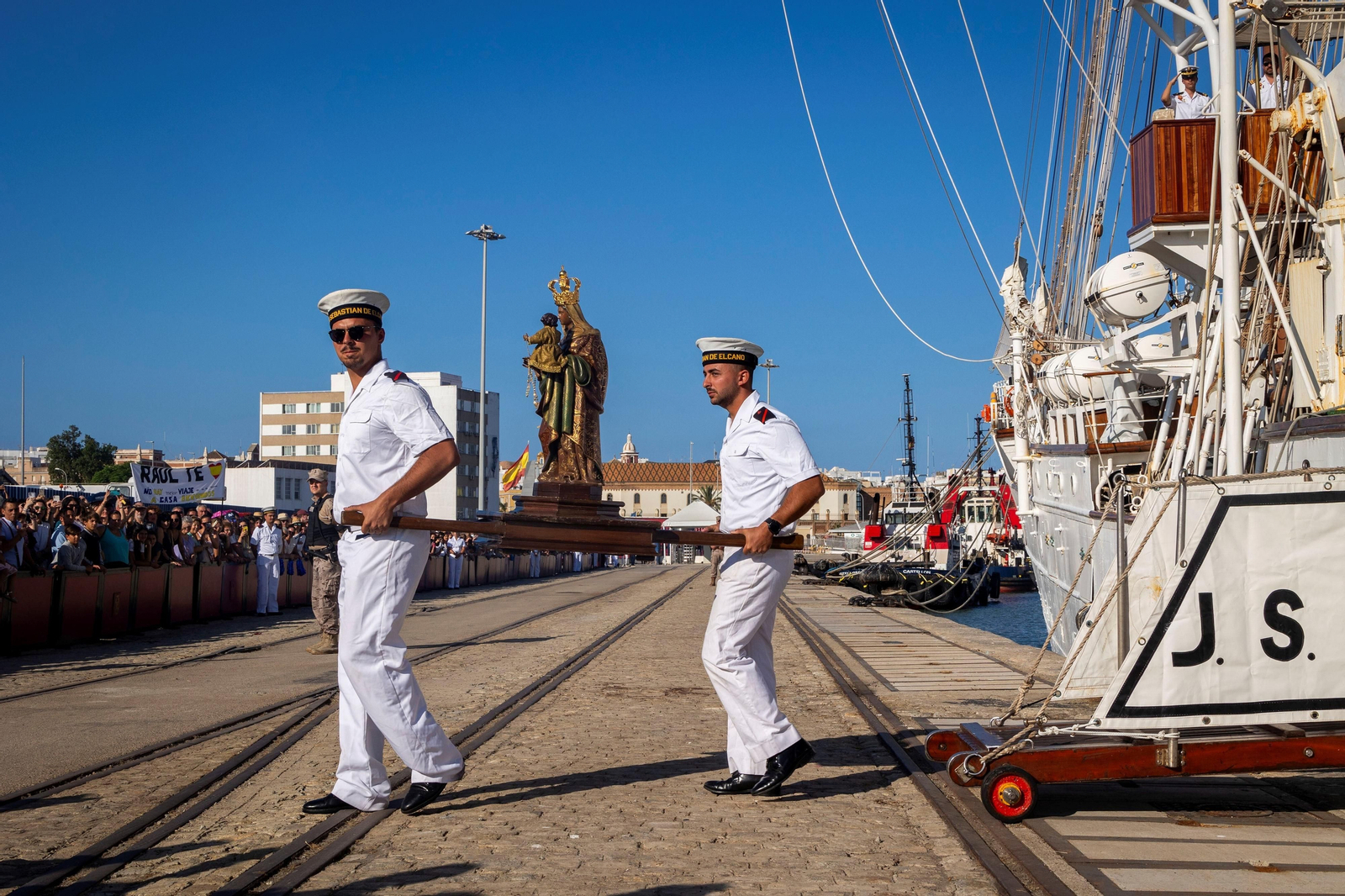 Armada: Las mejores imágenes de la llegada del 'Juan Sebastián de Elcano' a Cádiz Armada: Las mejores imágenes de la llegada del 'Juan Sebastián de Elcano' a Cádiz