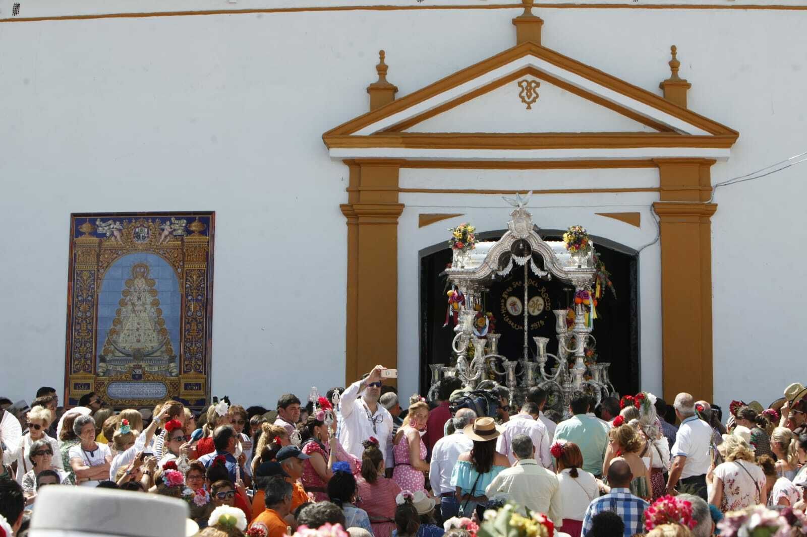 El paso de las hermandades del Rocío por Villamanrique, en imágenes