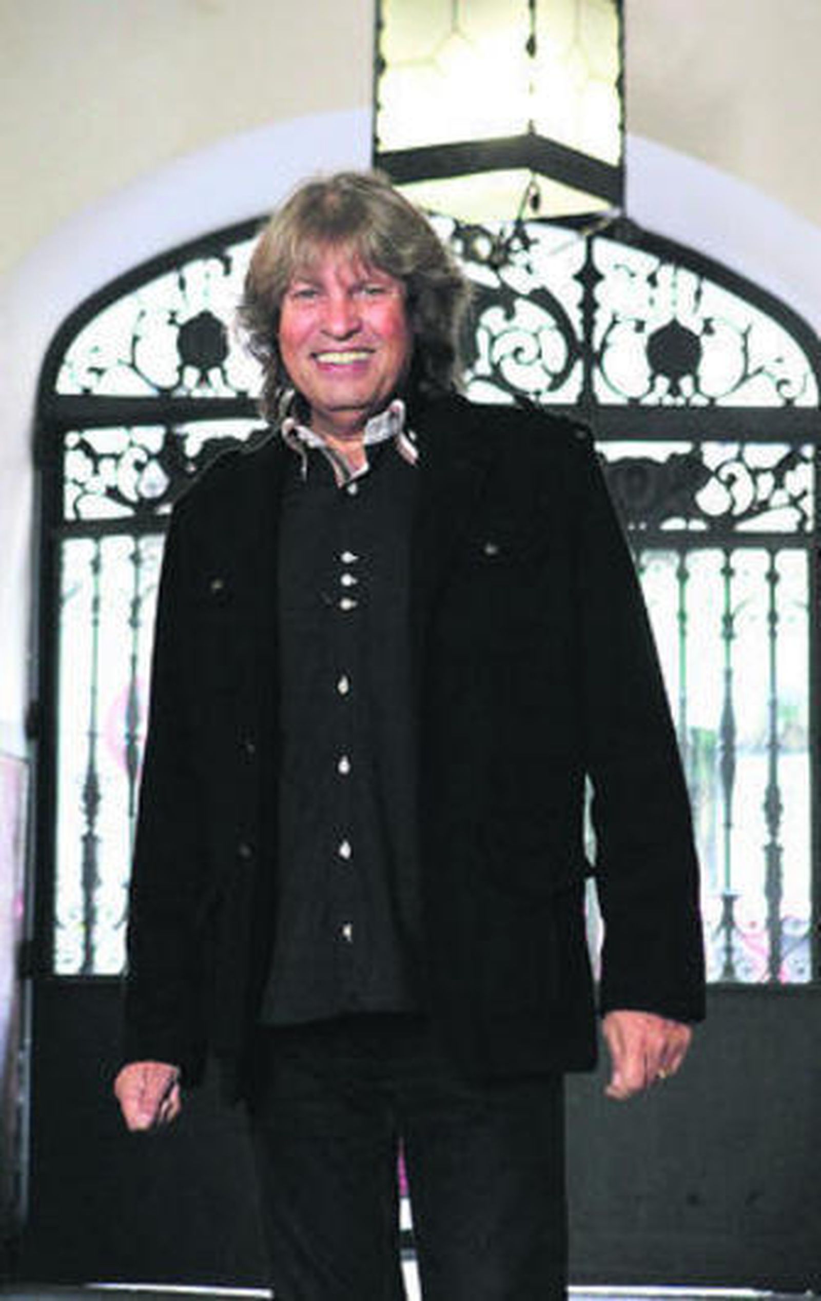 "Se puede innovar si no se desvirtúan los cantes"