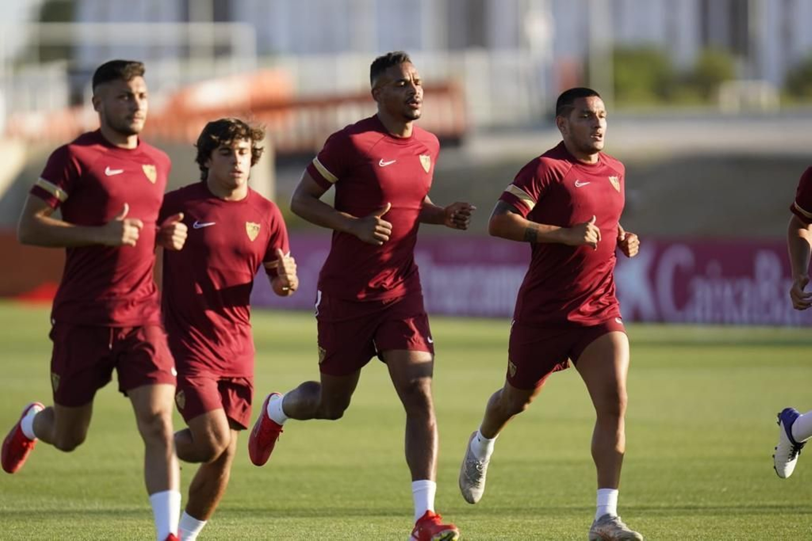 Carlos Álvarez, junto a Óscar y Fernando con el primer equipo.