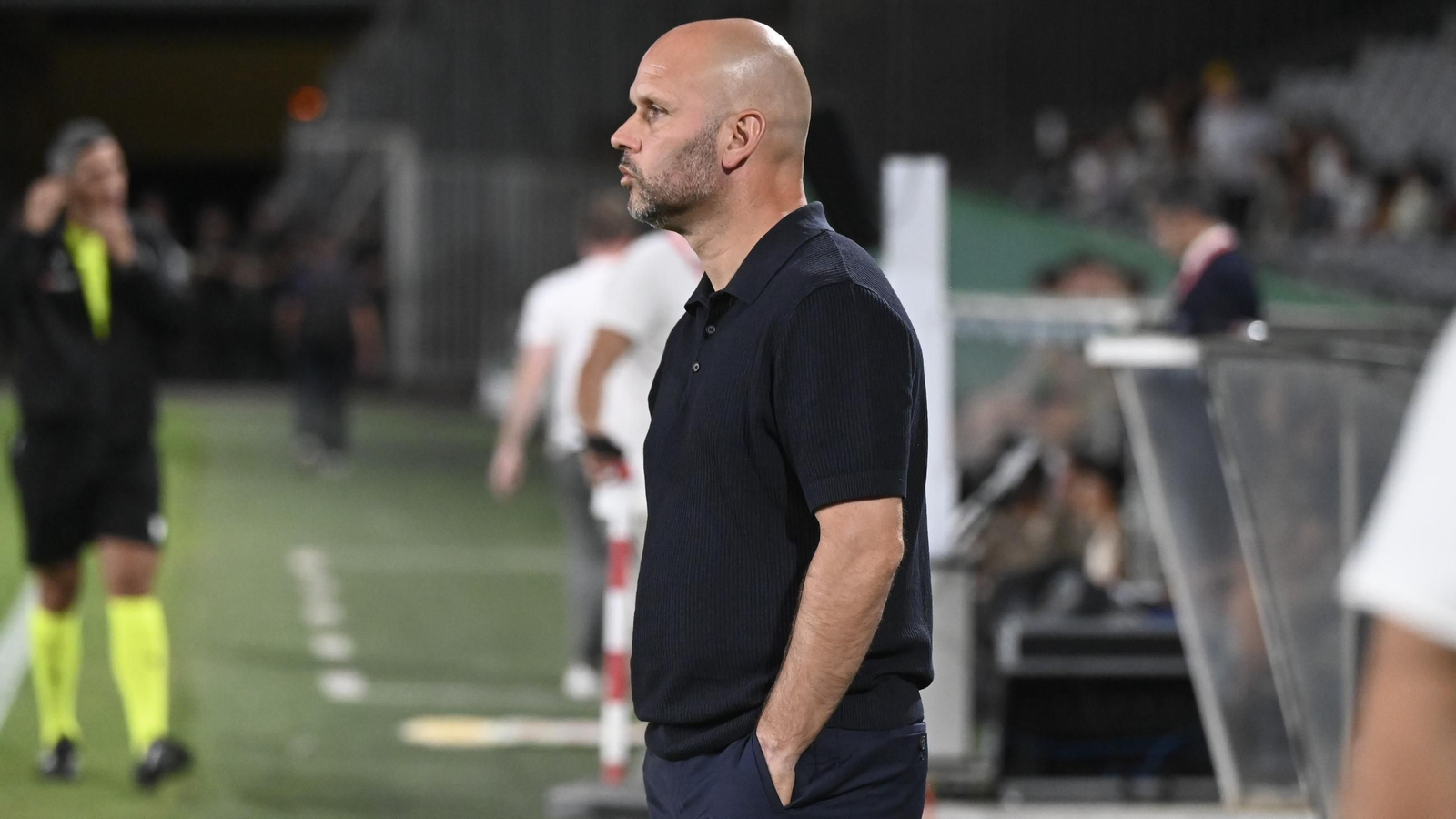 José Alberto López, entrenador del Racing de Santander, en El Arcángel durante el partido ante el Córdoba CF.