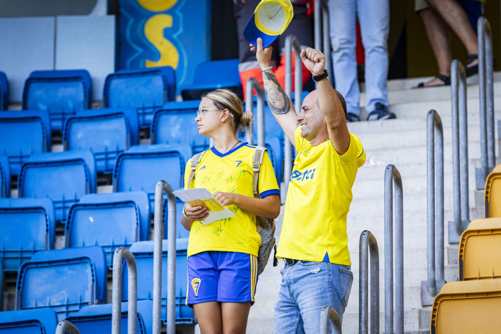 Búscate en el partido Cádiz-Alavés