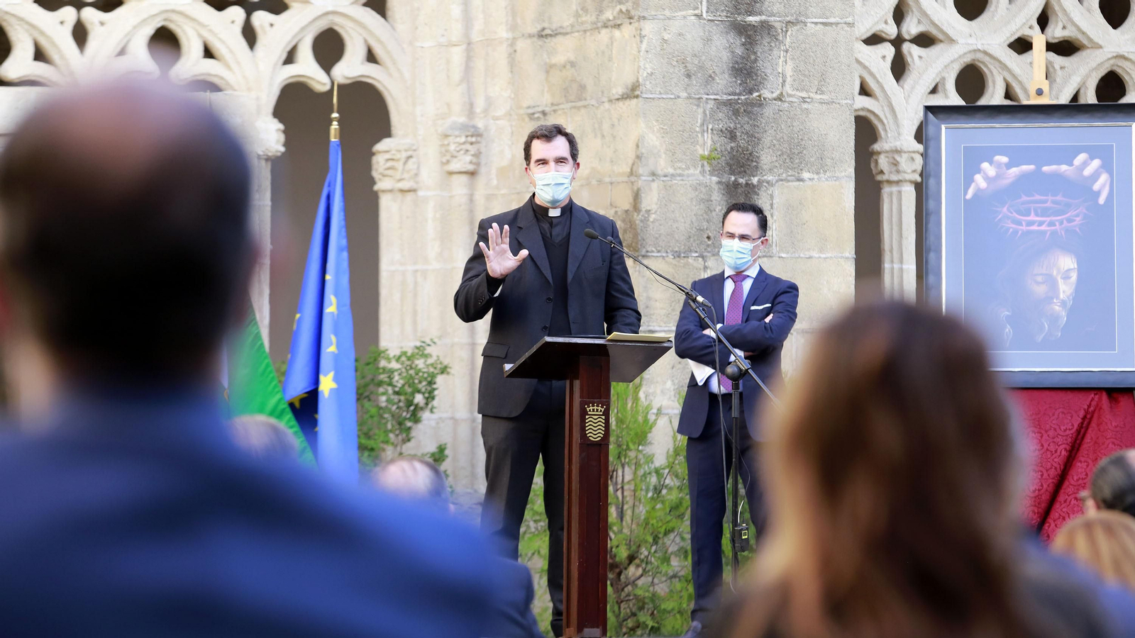 Imágenes de la magna exposición de las cofradías en Los Claustros