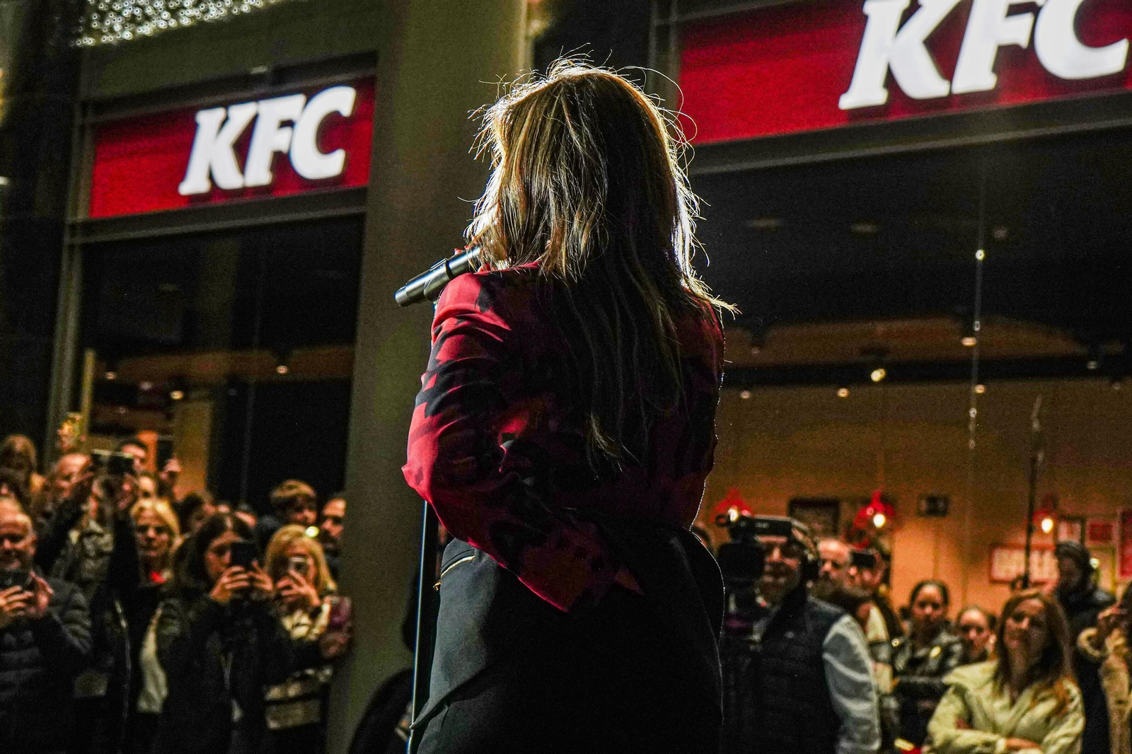 Galería | Granada ya está en Navidad: la fiesta del Nevada Shopping para el alumbrado