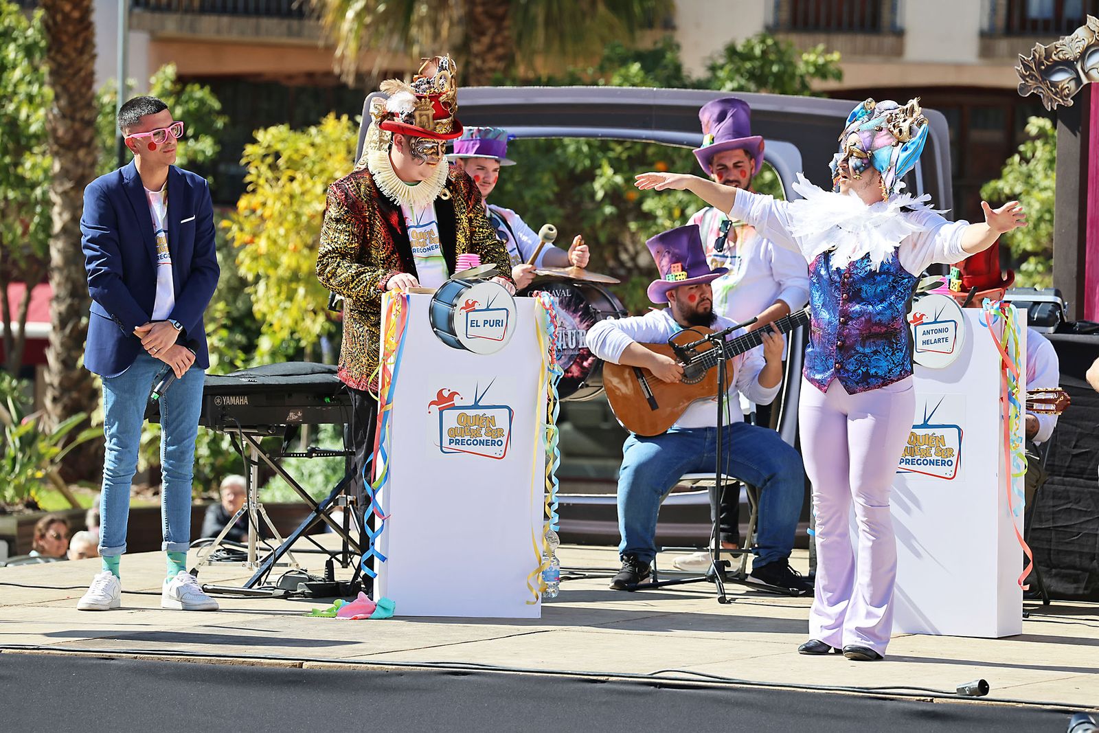 Imágenes del pregón del Caranaval Colombino 2025