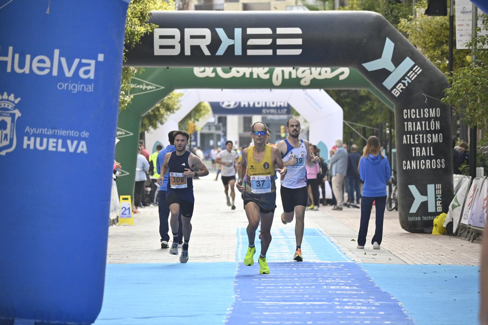 Imágenes de la Carrera 21K en Huelva