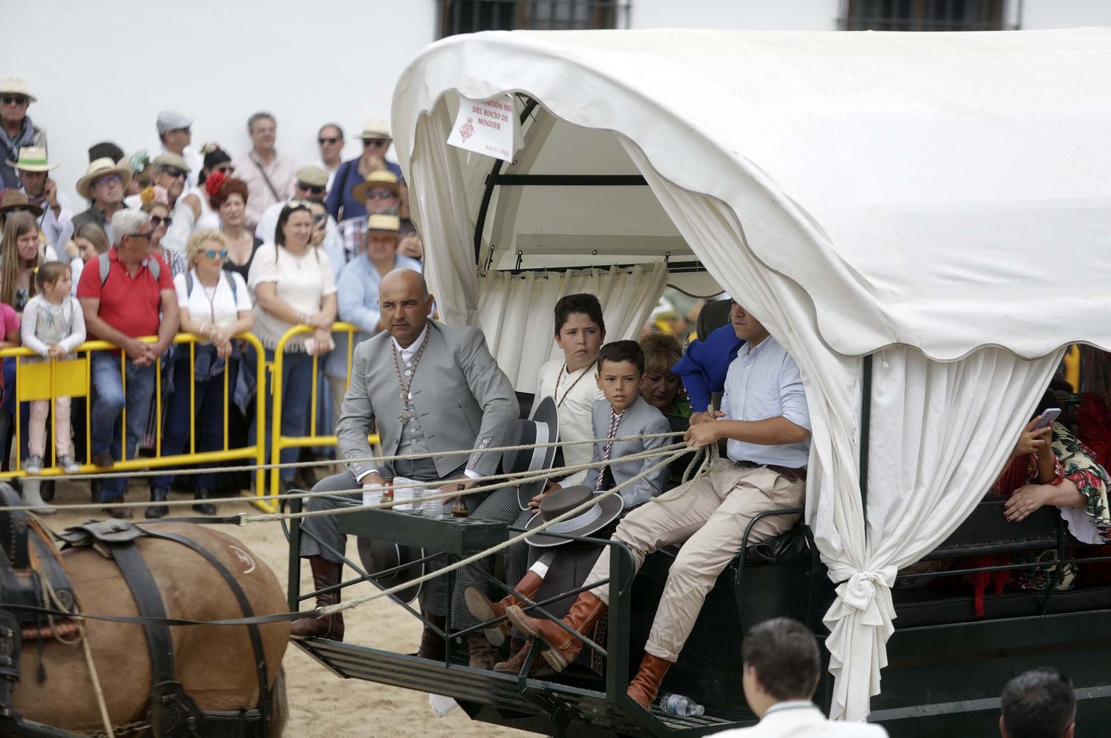 El Rocío 2023: Imágenes de ambiente y presentaciones de las Hermandades