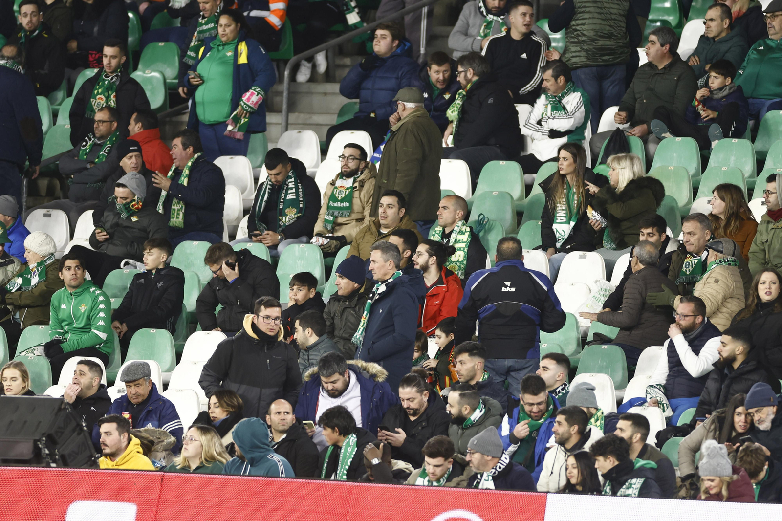 Búscate en las fotos del Betis-Osasuna