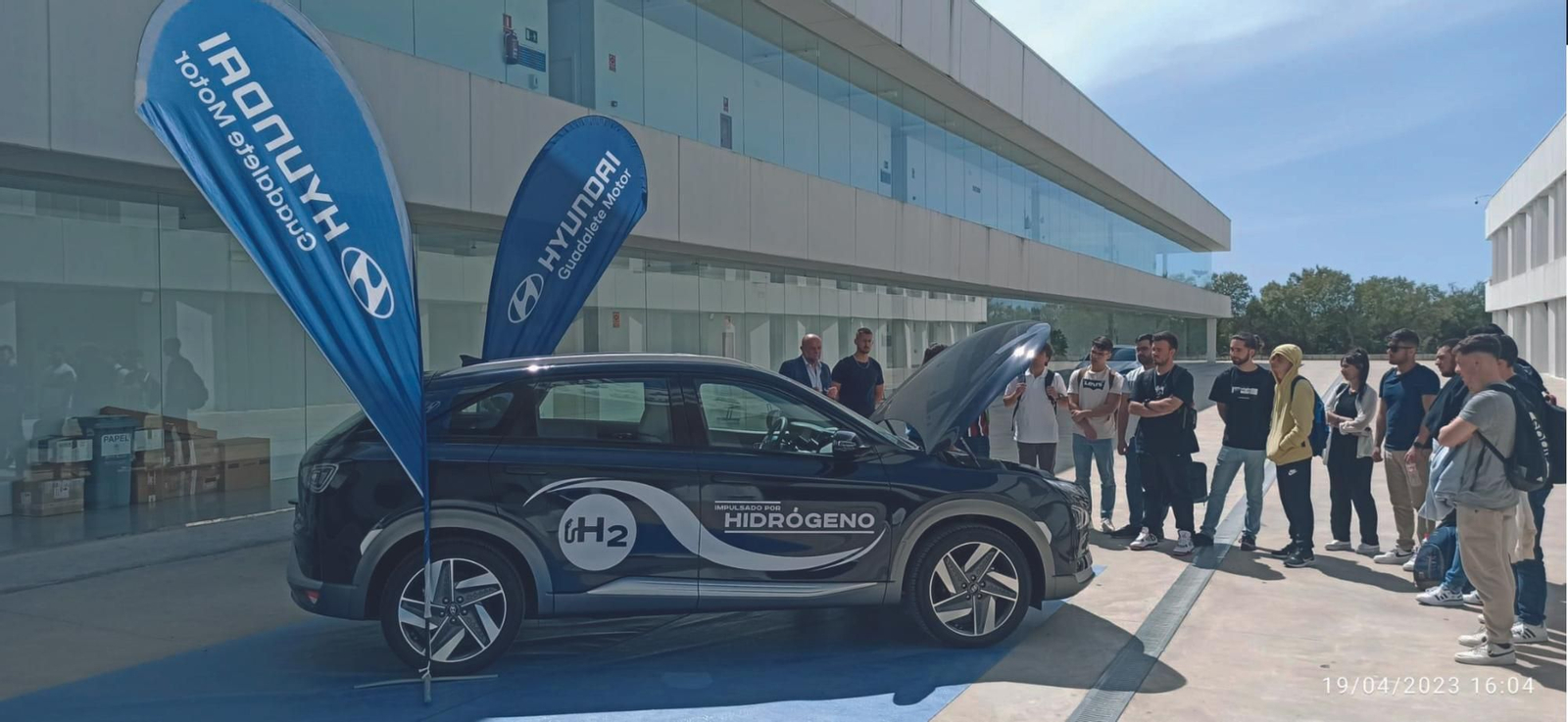 El coche de hidrógeno de Hyundai, en la Escuela Superior de Ingeniería de la UCA, en la pasada edición.