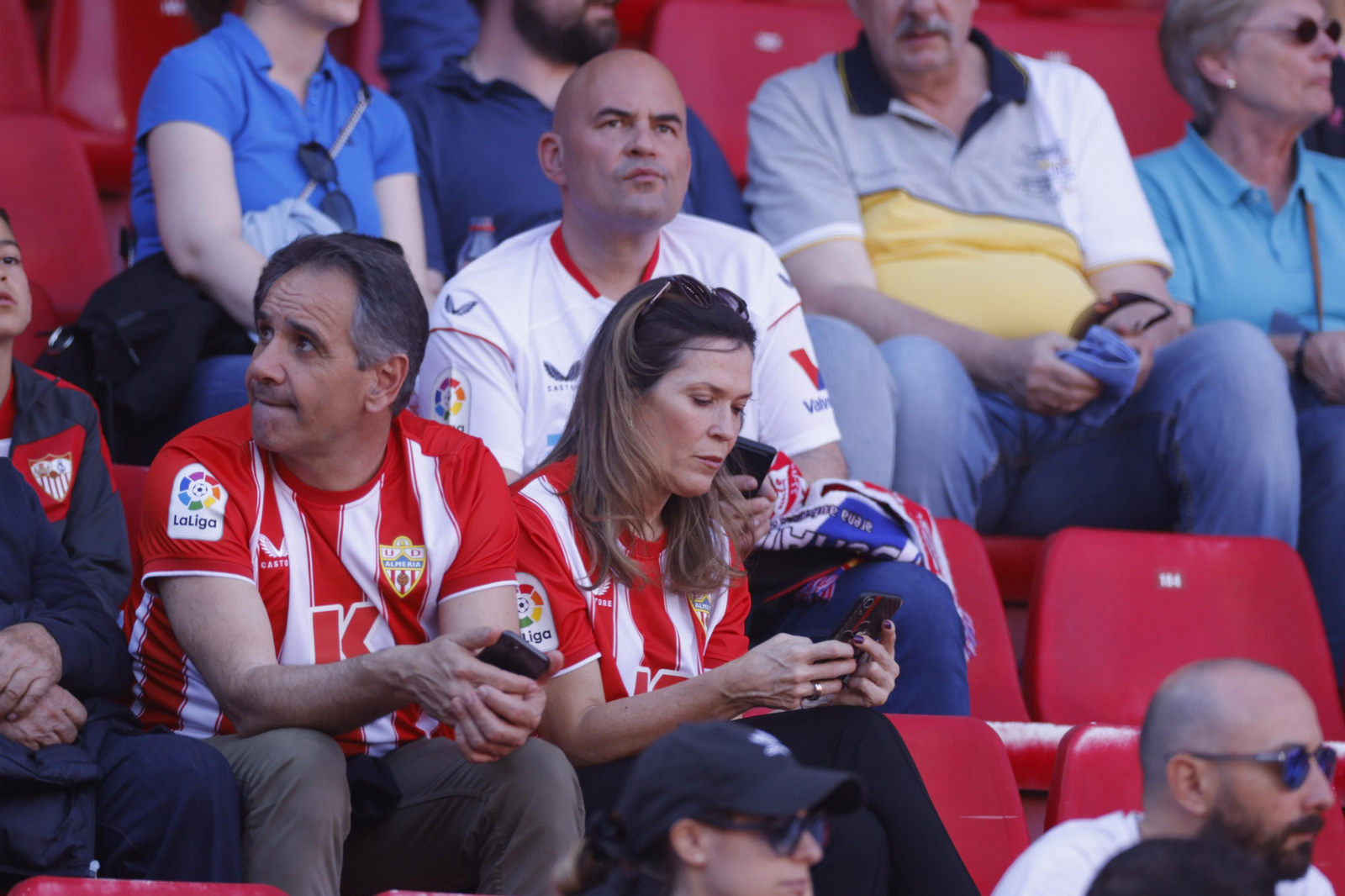 Búscate en las fotos del Sevilla-Almería