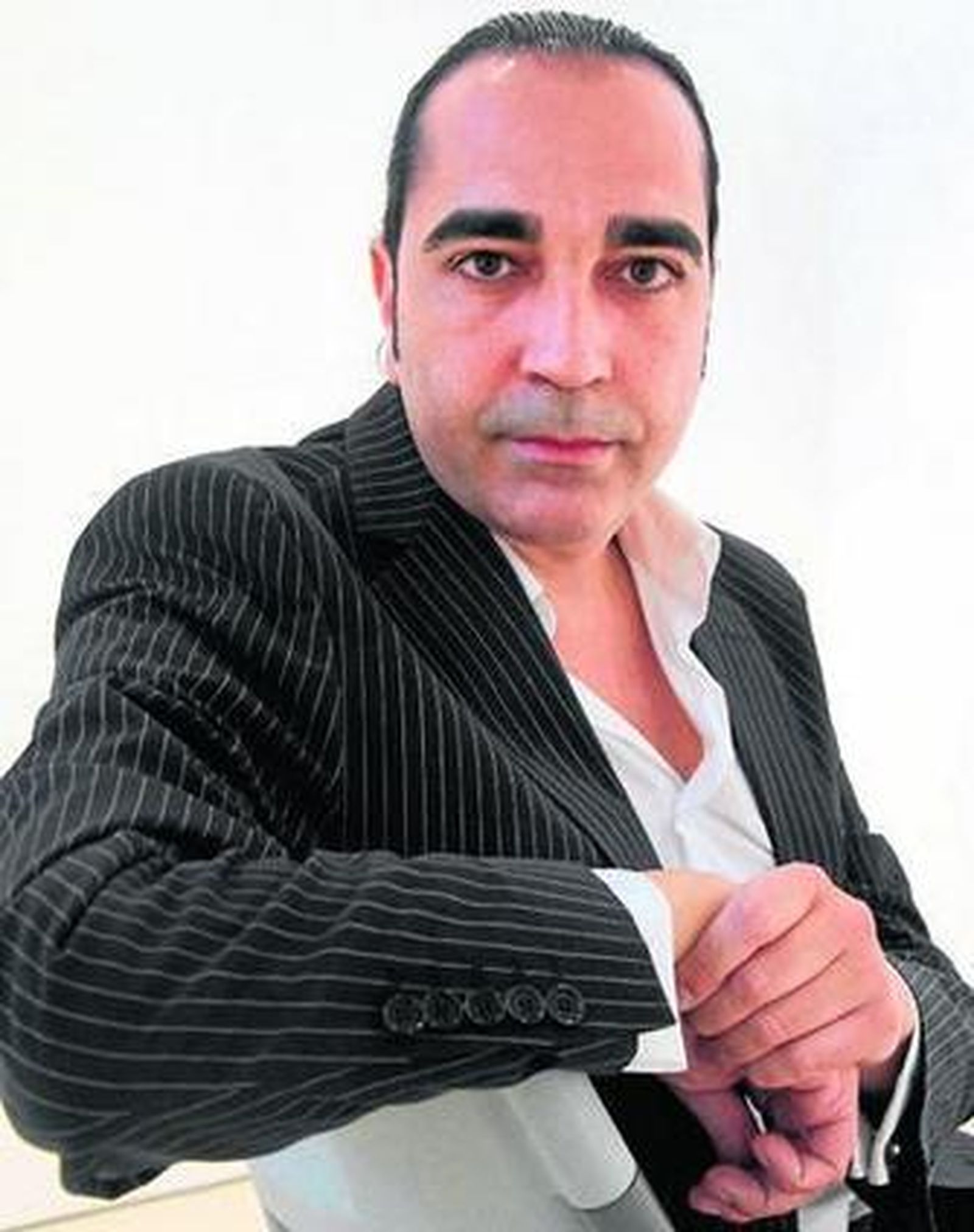 El escritor jerezano Manuel Francisco Reina inaugura el ciclo.