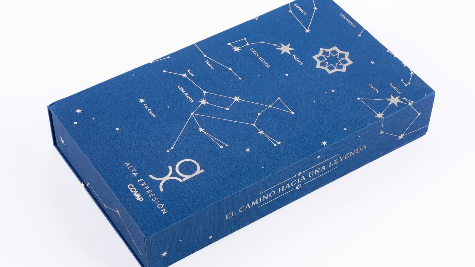 La colección está inspirada la leyenda que rodea a las estrellas y al cielo de las noches invernales de la dehesa del Valle de los Pedroches