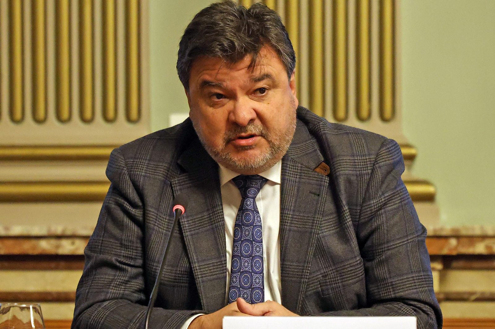 Imágenes de la celebración del Pleno Extraordinario de Honores y Distinciones 2025 en Huelva