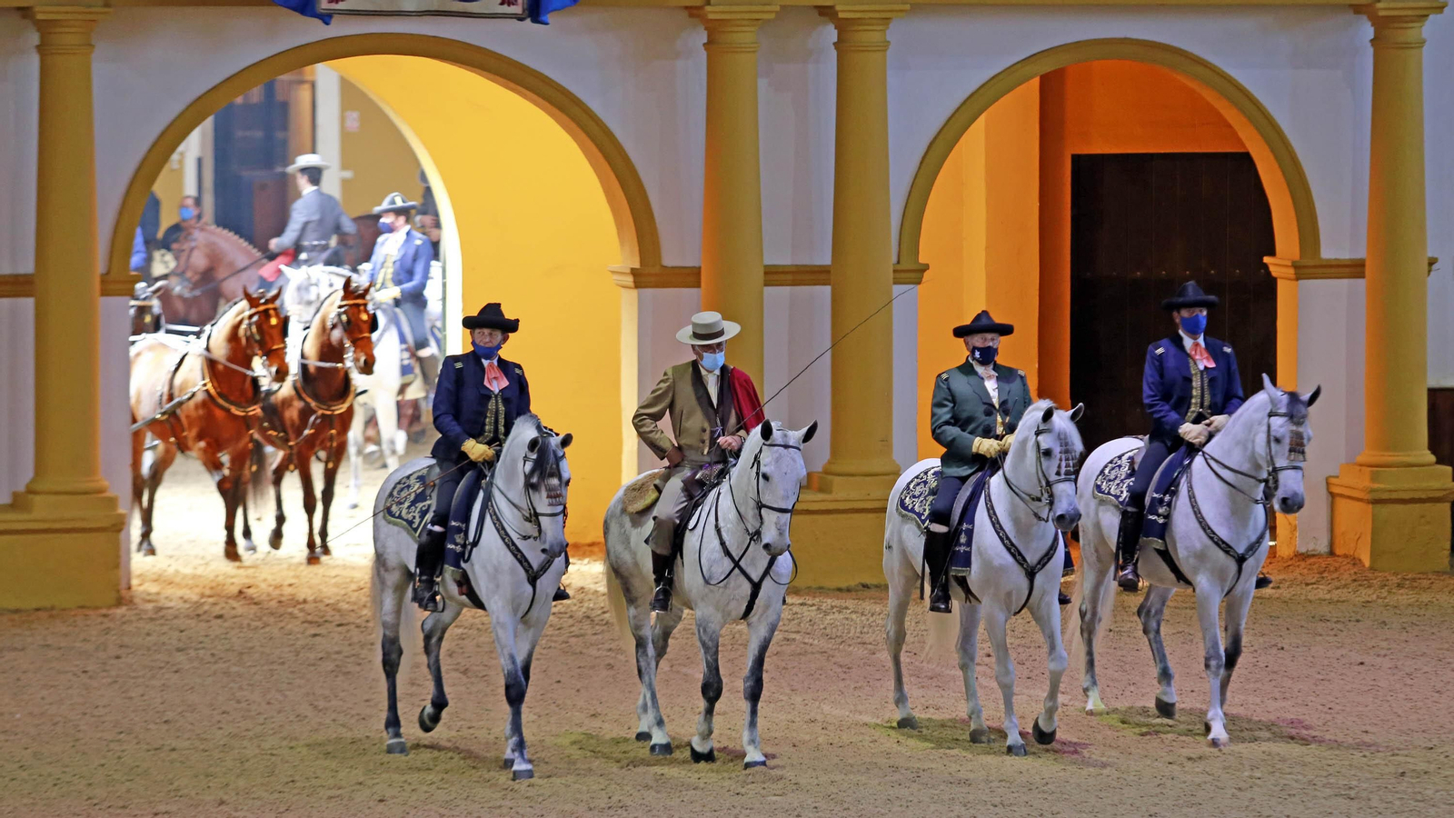 Espectáculo ecuestre en la Real Escuela, con motivo de la entrega del Caballo de Oro 2019. Espectáculo ecuestre en la Real Escuela, con motivo de la entrega del Caballo de Oro 2019.