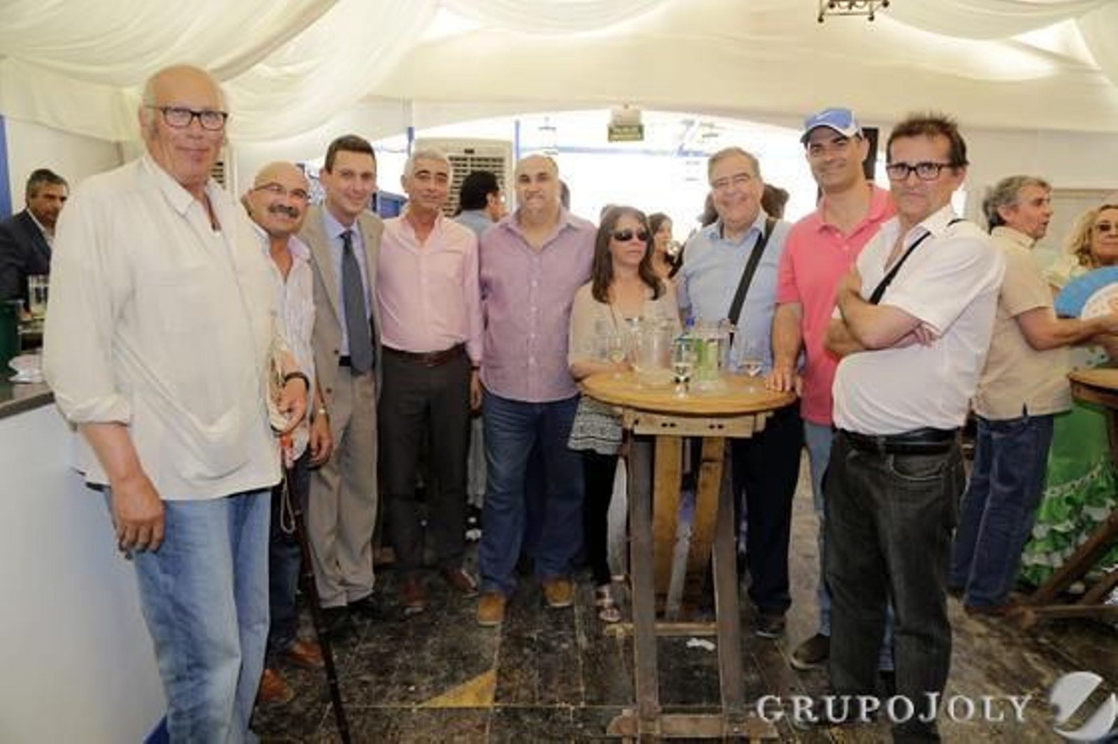 Miguel Berraquero, gerente del Diario, junto a Paco Reinoso, Rafael Tejada, Joaquín del Valle, Antonio Heredia, Ángeles Martínez, Pedro Soto, Juan David García y Cristóbal Gil.

Foto: Manuel Aranda
