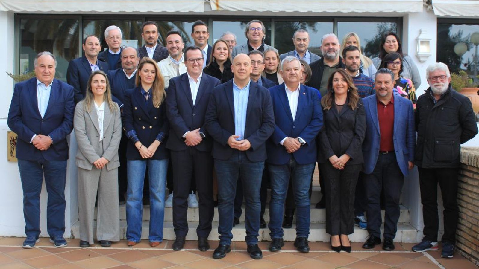 Foto de familia de la nueva junta directiva de la Federación Andaluza de Fútbol.