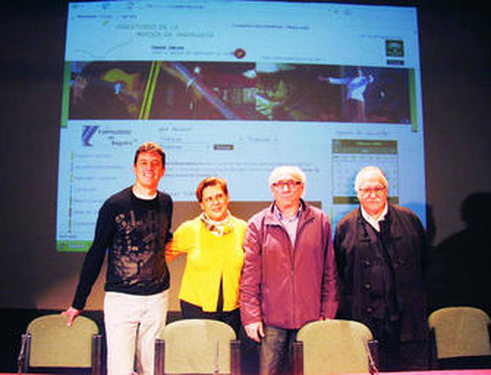 El malagueño Javier Ojeda, Torres, Blanco y Pachón, ayer, en el Teatro Central.