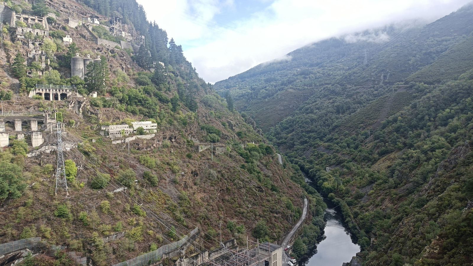 El paisaje es muy pintoresco y nos hará parar a cada poco para sacar fotos.