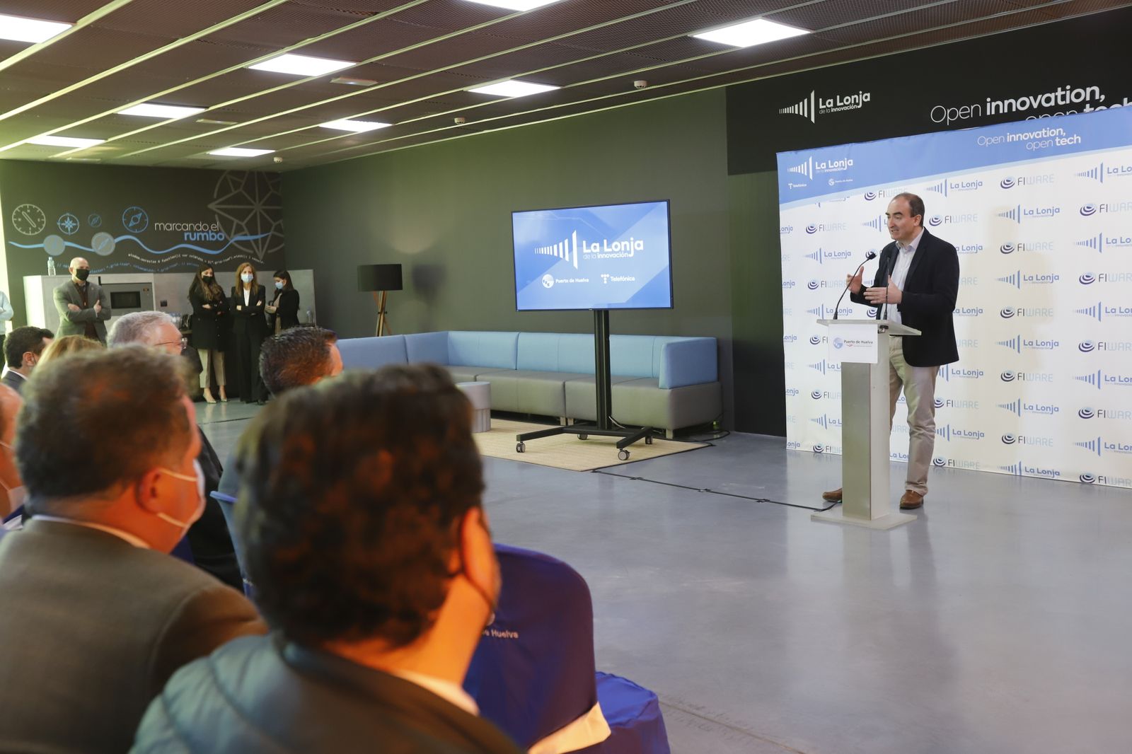 Imágenes del  acto de inauguración del nodo de innovación tecnológica 'La lonja de la Innovación' del Puerto de Huelva